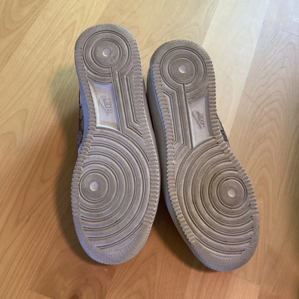 Gucci x Nike Air Force Ones in Brown - Picture 4 of 7